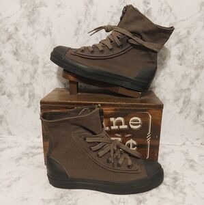 Pre-owned converse all-star military highs